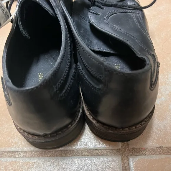 Structure Black Dress Shoes with Non-slip Protection Size 9