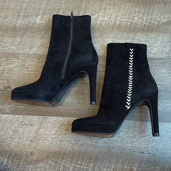 Stuart Weitzman Ankle Boots Women’s 6.5 Suede Chevron Heeled Boots