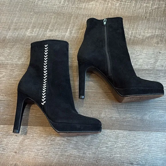 Stuart Weitzman Ankle Boots Women’s 6.5 Suede Chevron Heeled Boots
