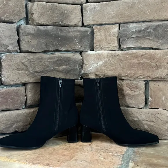 Stuart Weitzman Gore Tex Square Toe‎ Ankle boots / SZ 6
