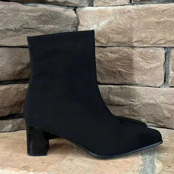 Stuart Weitzman Gore Tex Square Toe‎ Ankle boots / SZ 6