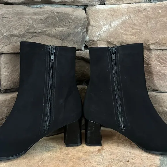 Stuart Weitzman Gore Tex Square Toe‎ Ankle boots / SZ 6