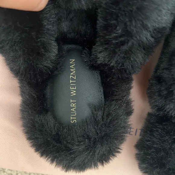 Stuart weitzman slippers natural fur/leather black size 6.5B