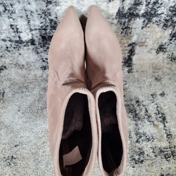 Stuart Weitzman Women's Wren 75 Bootie Stretch Suede Beige Pointed Toe Size 7.5