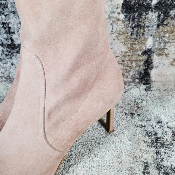 Stuart Weitzman Women's Wren 75 Bootie Stretch Suede Beige Pointed Toe Size 7.5