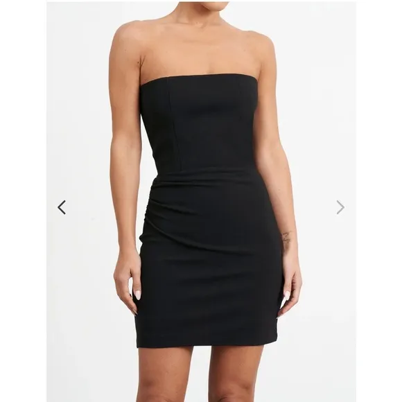 Stunning Like New Effie Kats Timeless Minimalist Strapless Black Mini Dress