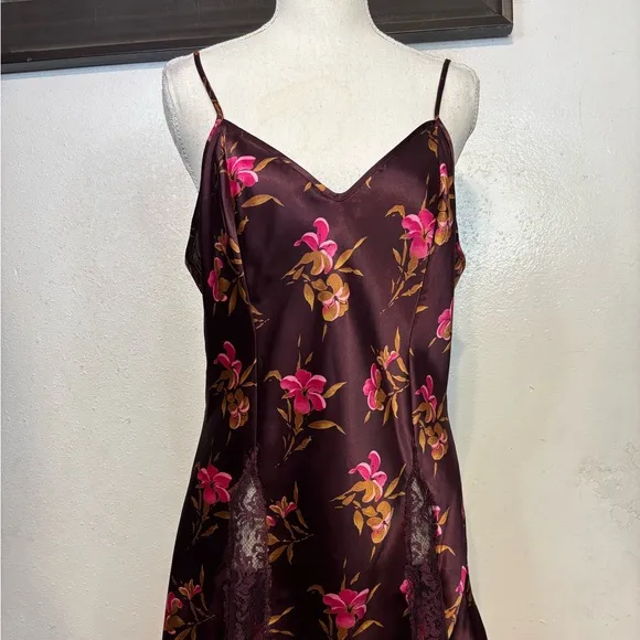 Stunning Victoria’s Secret Vintage Floral Satin Chemise in Burgundy