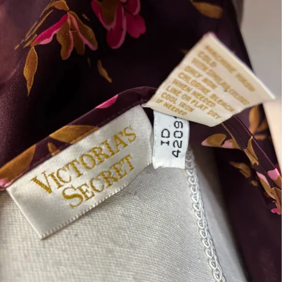 Stunning Victoria’s Secret Vintage Floral Satin Chemise in Burgundy
