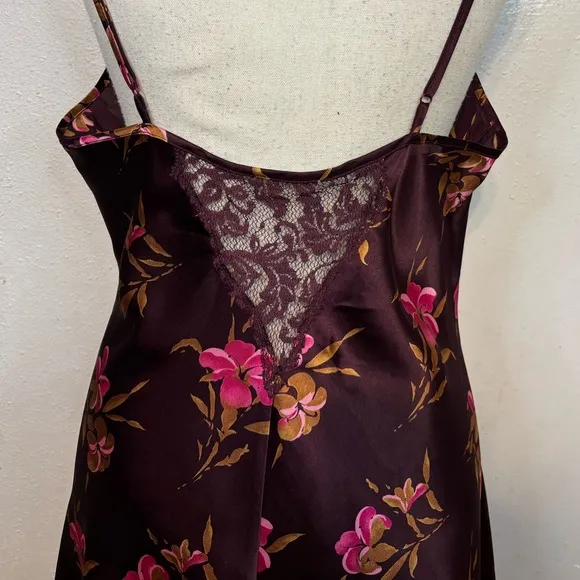 Stunning Victoria’s Secret Vintage Floral Satin Chemise in Burgundy
