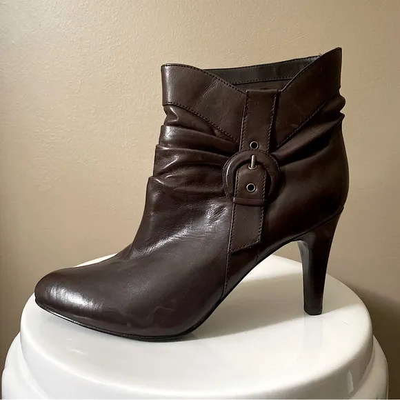 STYLE &amp; CO BROWN LEATHER CROSBY SCRUNCH BUCKLE ANKLE BOOTS Brown 9.5