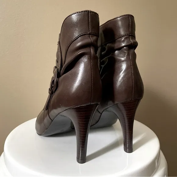 STYLE &amp; CO BROWN LEATHER CROSBY SCRUNCH BUCKLE ANKLE BOOTS Brown 9.5