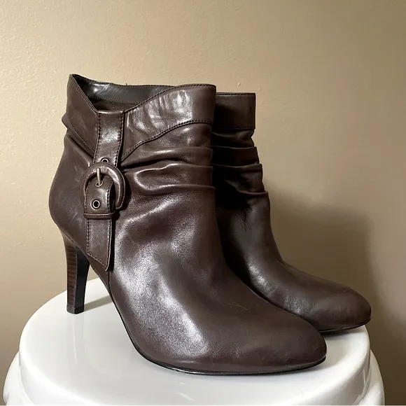 STYLE &amp; CO BROWN LEATHER CROSBY SCRUNCH BUCKLE ANKLE BOOTS Brown 9.5