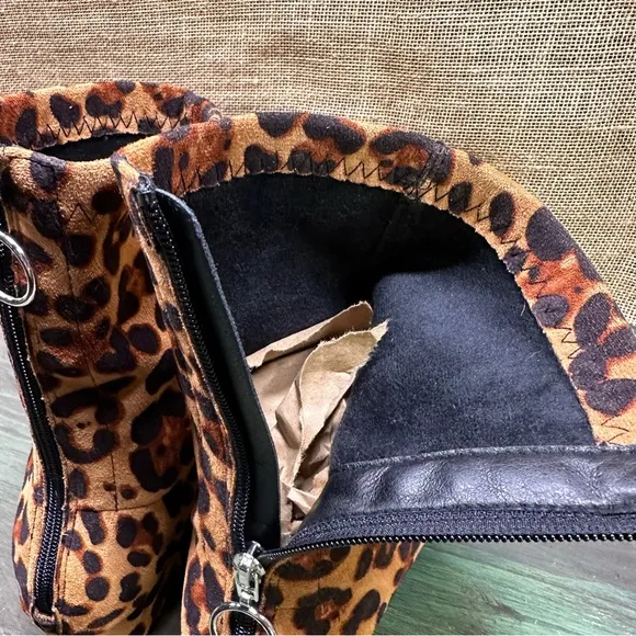 Suede leopard cheetah animal print pointed toe ankle booties size 10 NWOT