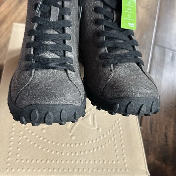 Taos Trail Mix Boots NEW Womens 9.5 Charcoal Gray Suede Side Zip Lace Up