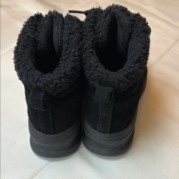 📪Taryn Rose Zahara Black suede Ankle Booties with Cozy Lining