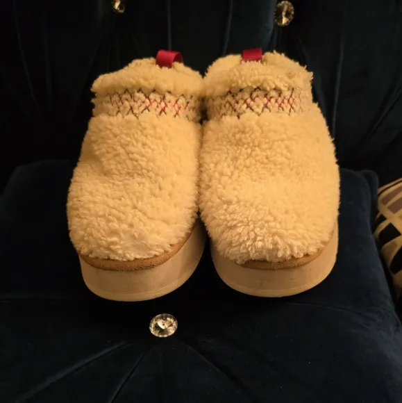 Tazz UGG Braid Fur Clog Platform Slippers Size 9