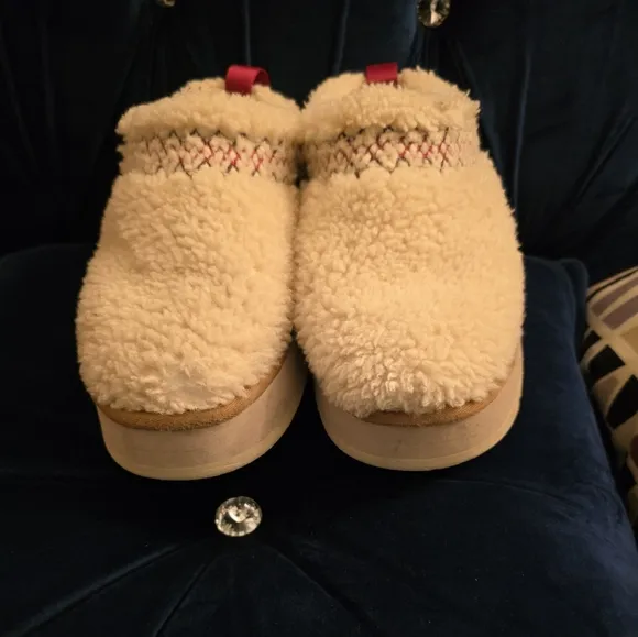 Tazz UGG Braid Fur Clog Platform Slippers Size 9