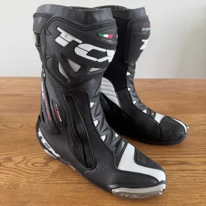 TCX RT-Race waterproofed Motorcycle Boots sz 9 new without tags