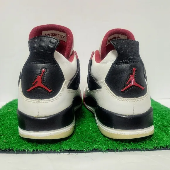 The Nike Air Jordan 4 Retro Fire Red Black 2012 GS 408452-110 6.5Y Womens Sz 8
