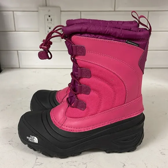 The North Face Alpenglow IV Boots - Youth Size 4 NWT