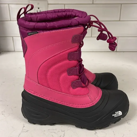 The North Face Alpenglow IV Boots - Youth Size 4 NWT
