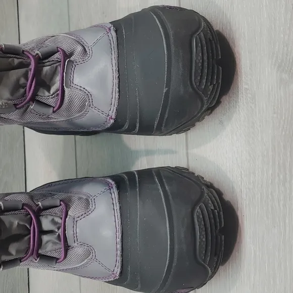 The North Face Girls Big Kids Thermafelt  Waterproof Outdoor Boots shoes 4