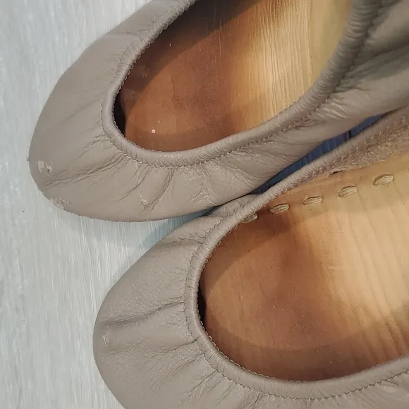 Tieks by Gavriell Womens Taupe Natural Leather Ballet Flat shoes sz 7