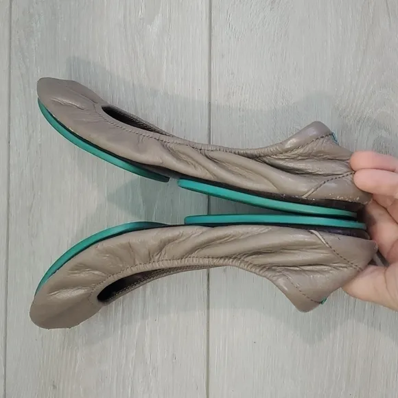 Tieks by Gavriell Womens Taupe Natural Leather Ballet Flat shoes sz 7