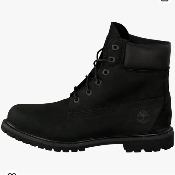 Timberland Women’s Black Premium 6&quot; Boot - Size 7.5