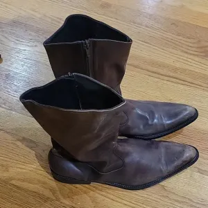 TO BOOT NEW YORK