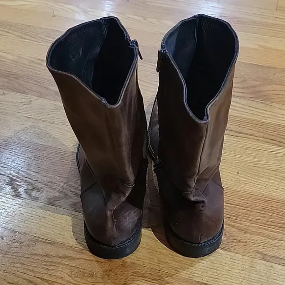 TO BOOT NEW YORK