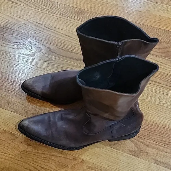 TO BOOT NEW YORK