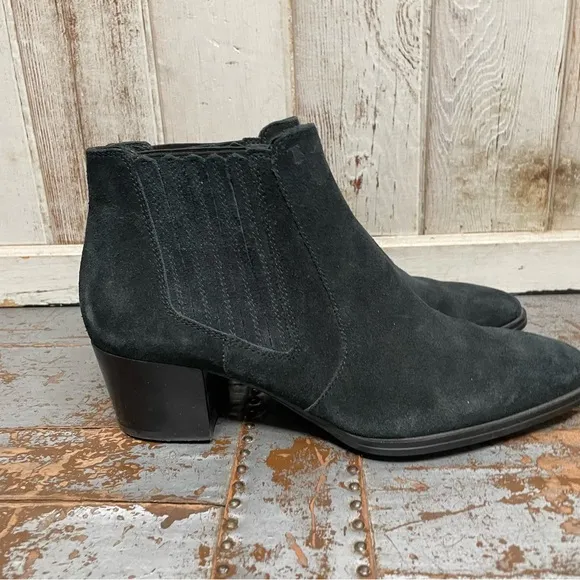 Tod’s Gomma XC Tronch Elastico Leather Ankle Heeled Boots