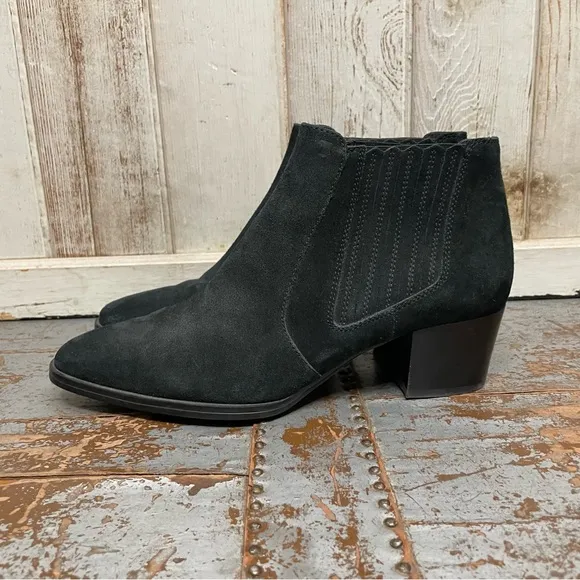 Tod’s Gomma XC Tronch Elastico Leather Ankle Heeled Boots