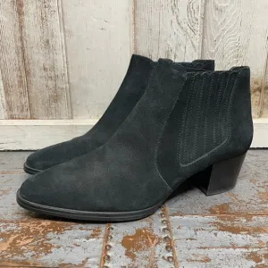 Tod’s Gomma XC Tronch Elastico Leather Ankle Heeled Boots