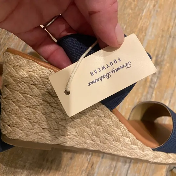 TOMMY BAHAMA stretch wedge women's heeled sandals! CUTE&amp; COMFY 💙🤎brand NEW🤎💙