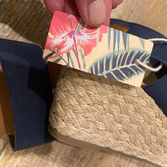 TOMMY BAHAMA stretch wedge women's heeled sandals! CUTE&amp; COMFY 💙🤎brand NEW🤎💙