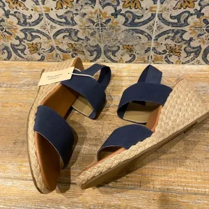 TOMMY BAHAMA stretch wedge women's heeled sandals! CUTE&amp; COMFY 💙🤎brand NEW🤎💙