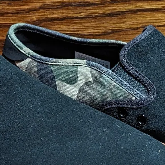TOMS 10M baja black and camo shoes NWOT