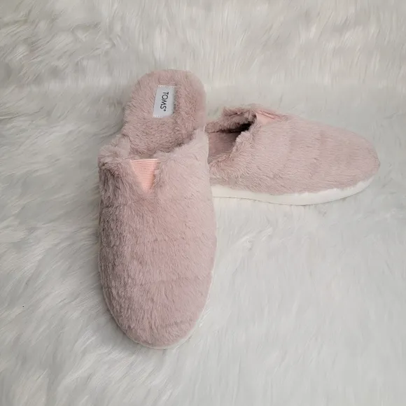 TOMS alpargata mule rose pink faux fur slippers.