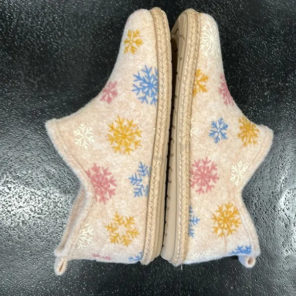 Toni Pons Duna Wool Blend Ecru with Snowflakes Bootie Slippers Size 39/8-8.5