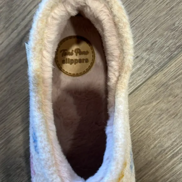 Toni Pons Duna Wool Blend Ecru with Snowflakes Bootie Slippers Size 39/8-8.5