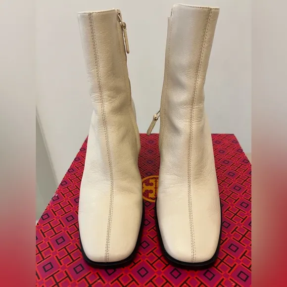 Tori Burch size 7 sculpted heel ankle boots leather style # 144301 new cream