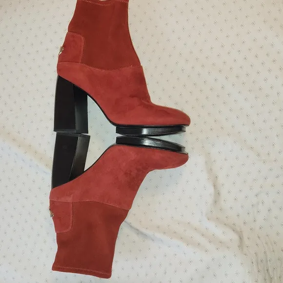 Tory Burch Aidney Wine Red Suede Pull On Ankle Boots Sz 9M