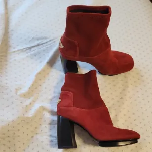 Tory Burch Aidney Wine Red Suede Pull On Ankle Boots Sz 9M