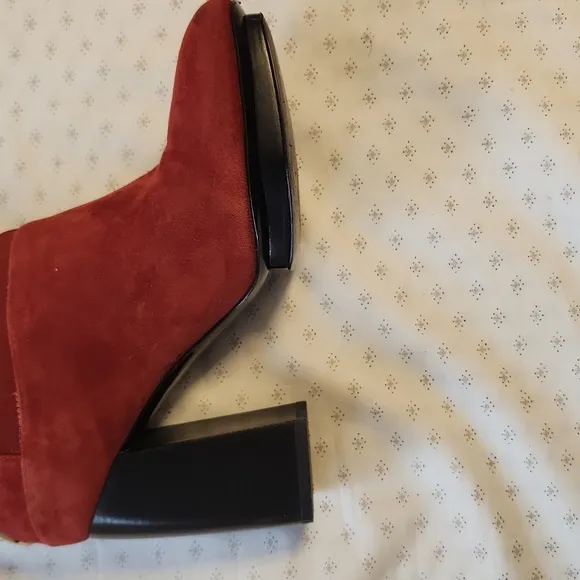 Tory Burch Aidney Wine Red Suede Pull On Ankle Boots Sz 9M
