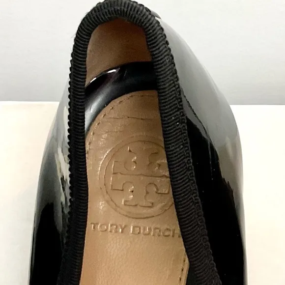 Tory Burch Black Patent Leather Pump Low Heel Bow Detail Gold Logo size 8