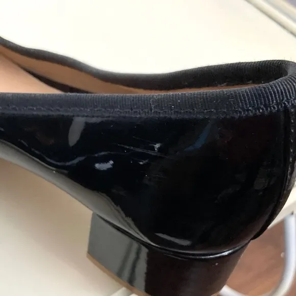Tory Burch Black Patent Leather Pump Low Heel Bow Detail Gold Logo size 8