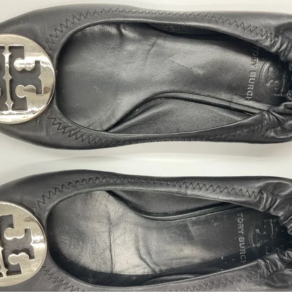 Tory Burch Reva Leather Ballet Flat Black Silver Toe Logo Accent Travel VGUC 5.5