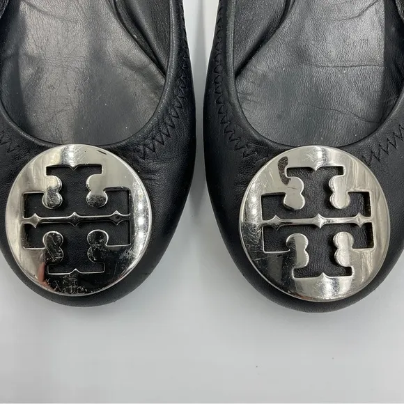 Tory Burch Reva Leather Ballet Flat Black Silver Toe Logo Accent Travel VGUC 5.5